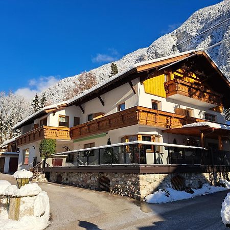 Gaestehaus Almrausch, Ferienanlage Mit Pool Nassereith Exterior photo