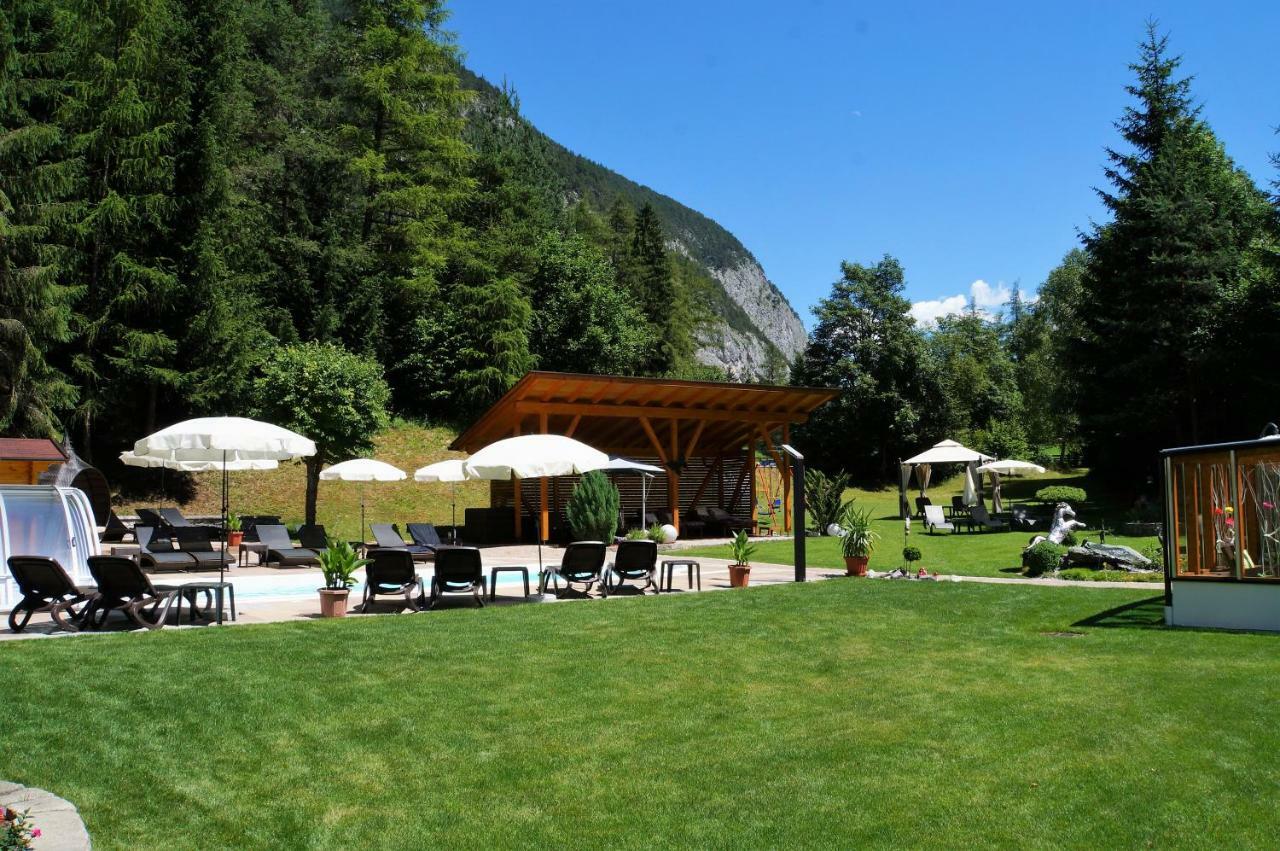 Gaestehaus Almrausch, Ferienanlage Mit Pool Nassereith Exterior photo